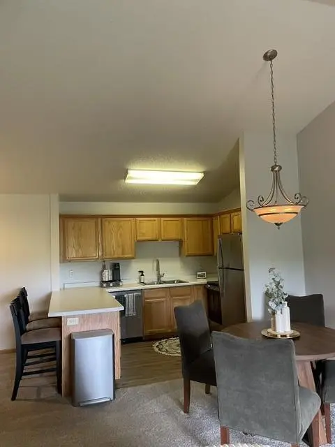 1321 Lake DR W #320, Chanhassen, MN 55317