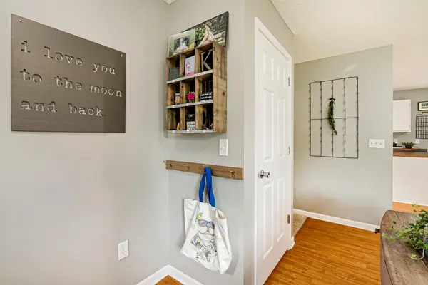 7572 Carillon PLZ W, Woodbury, MN 55125