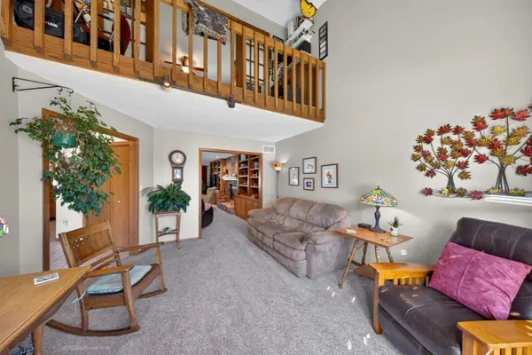 1116 Knoll CT NW, Rochester, MN 55901