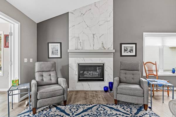13800 Fernando AVE, Apple Valley, MN 55124