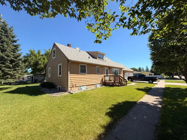 1902 8th AVE N, Moorhead, MN 56560