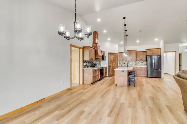 215 Emma CT, Mapleton, ND 58059