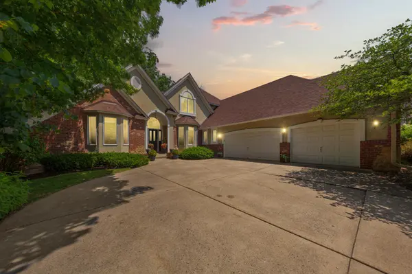 704 Legacy CT, Faribault, MN 55021