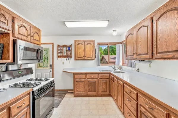 18329 Lakeview Point DR NE, Wyoming, MN 55092