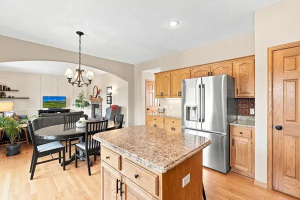 3649 Commonwealth RD, Woodbury, MN 55125