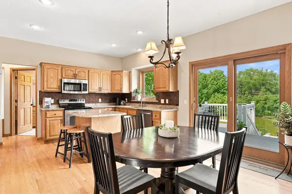 3649 Commonwealth RD, Woodbury, MN 55125