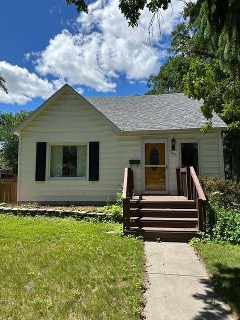 321 Tindolph AVE N, Thief River Falls, MN 56701