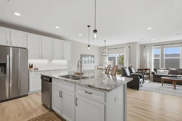 7180 Walnut Grove LN N, Maple Grove, MN 55311