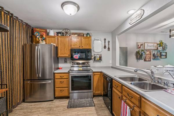 3030 Shields DR #101, Eagan, MN 55121