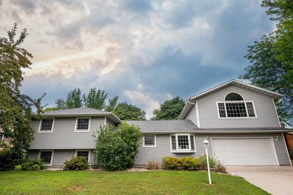225 Country Club DR, Lewiston, MN 55952