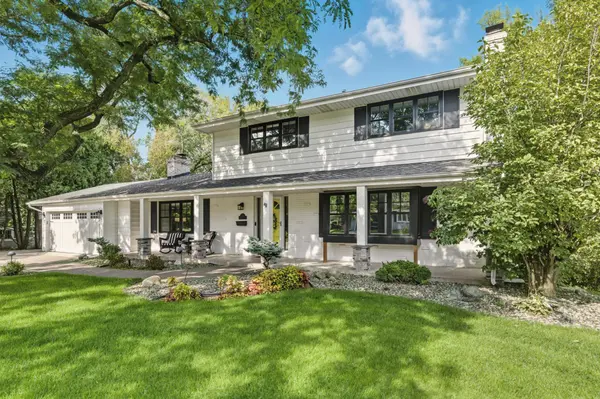 5512 Hillside CT, Edina, MN 55439