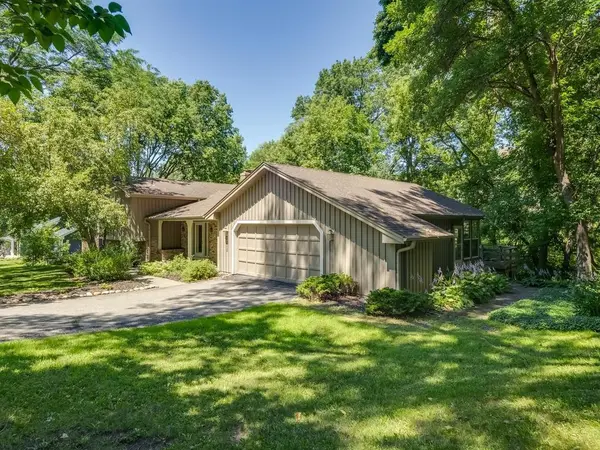 15208 Crown DR, Minnetonka, MN 55345