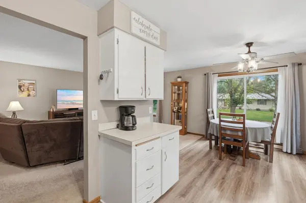 1407 Meadowlark LN, New Richmond, WI 54017