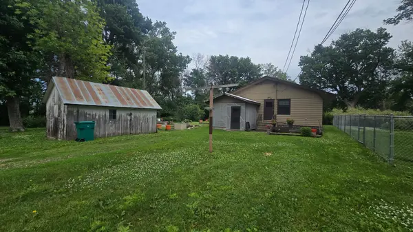 81927 120th ST, Glenville, MN 56036