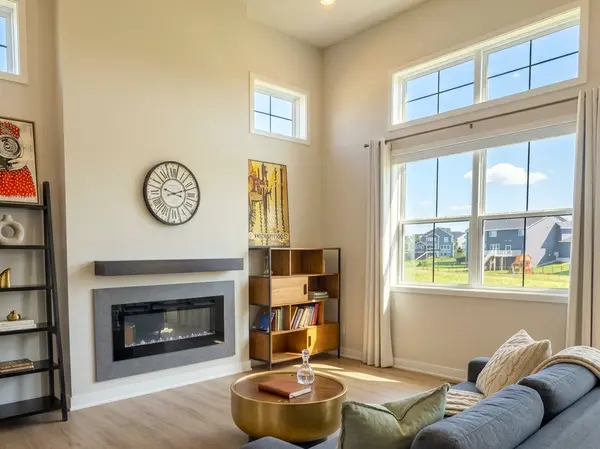 18120 Gavel LN, Lakeville, MN 55044