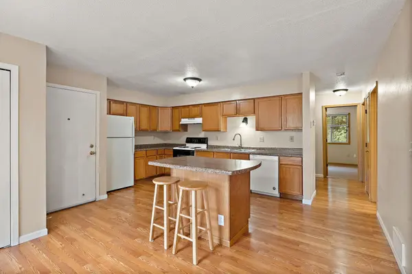 926 Wescott TRL #201, Eagan, MN 55123