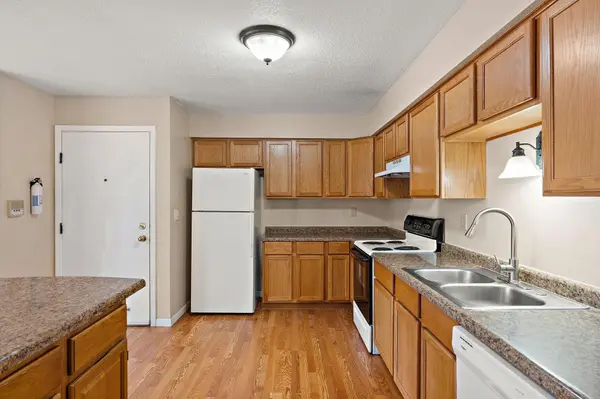 926 Wescott TRL #201, Eagan, MN 55123