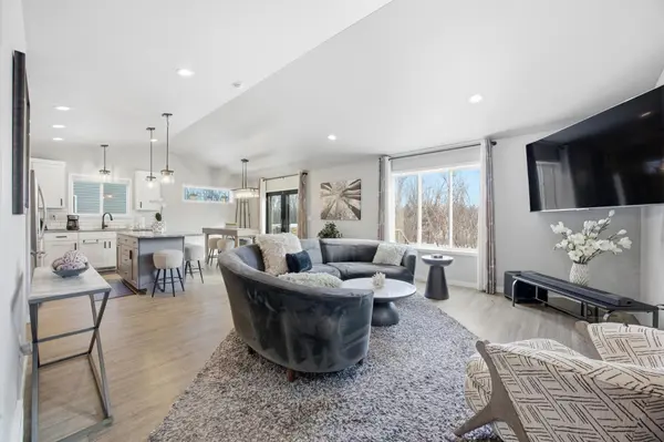 5848 Deb DR W, West Fargo, ND 58078