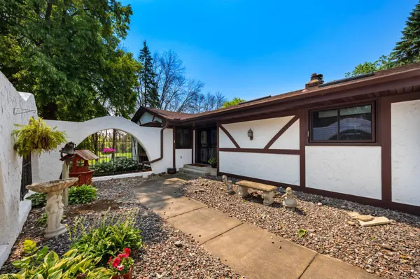 6223 Elm Ridge CIR, Corcoran, MN 55340