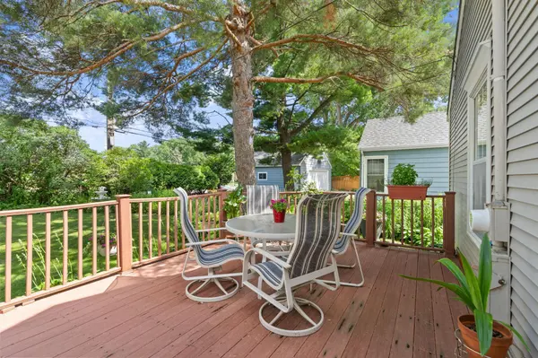 1820 Holton ST, Falcon Heights, MN 55113