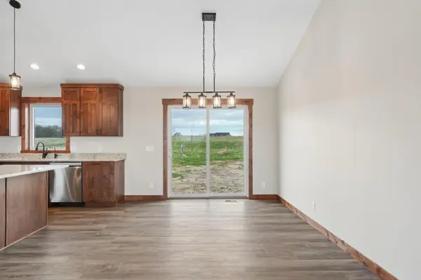 222 Eagle Ridge DR, Roberts, WI 54023