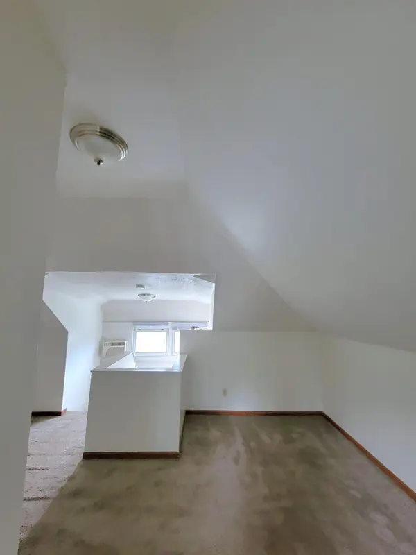 126 S 4th ST #301, River Falls, WI 54022
