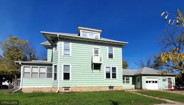 126 S 4th ST #301, River Falls, WI 54022