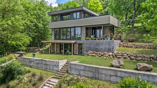 1020 Lake ST N, Prescott, WI 54021