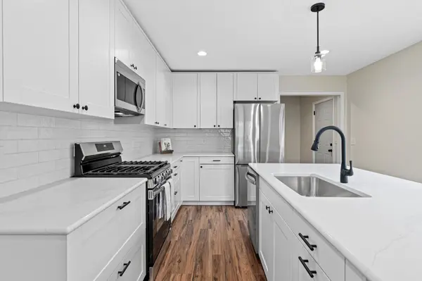 3477 Lyric AVE, Wayzata, MN 55391