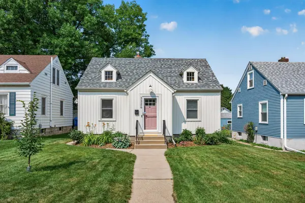 3326 Pierce ST NE, Minneapolis, MN 55418