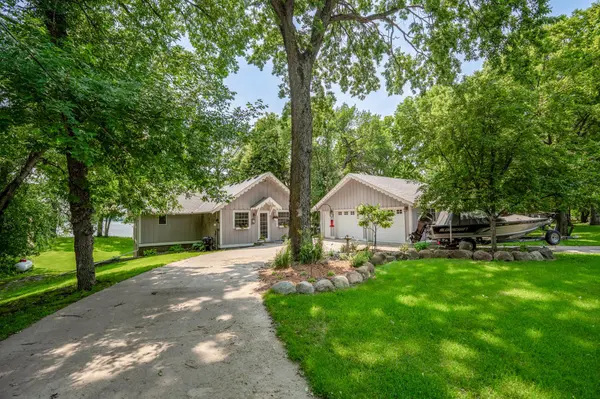 5999 150th AVE NE, Spicer, MN 56288