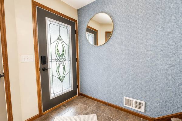 117 Pinehurst DR, Mankato, MN 56001