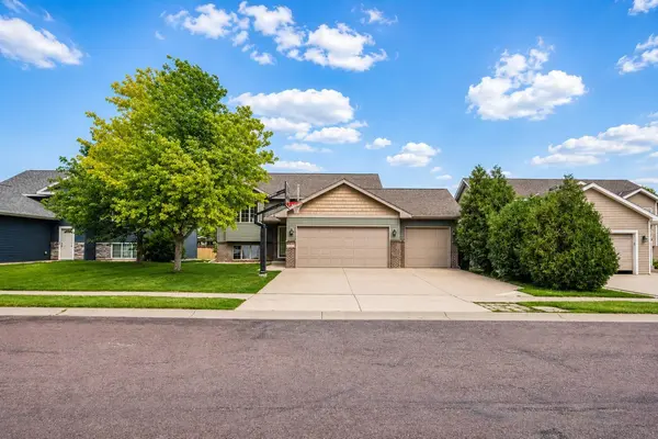 117 Pinehurst DR, Mankato, MN 56001