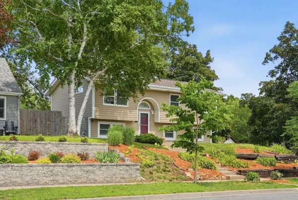 1161 Goodrich AVE, Saint Paul, MN 55105