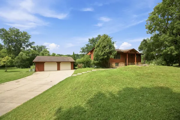 6225 Vicksburg LN N, Maple Grove, MN 55311