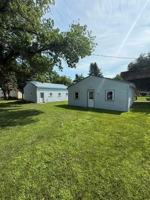 102 N Grove ST, Okabena, MN 56161