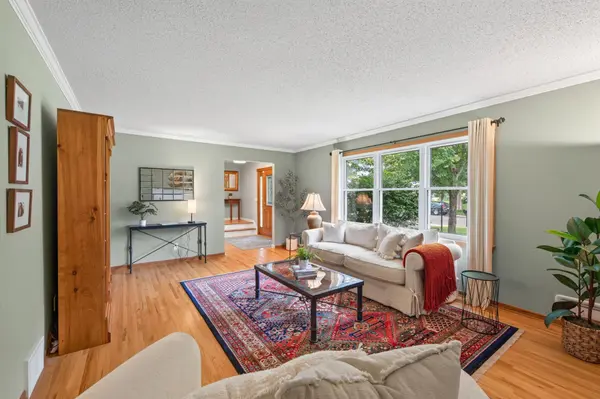 2809 W 101st ST, Bloomington, MN 55431