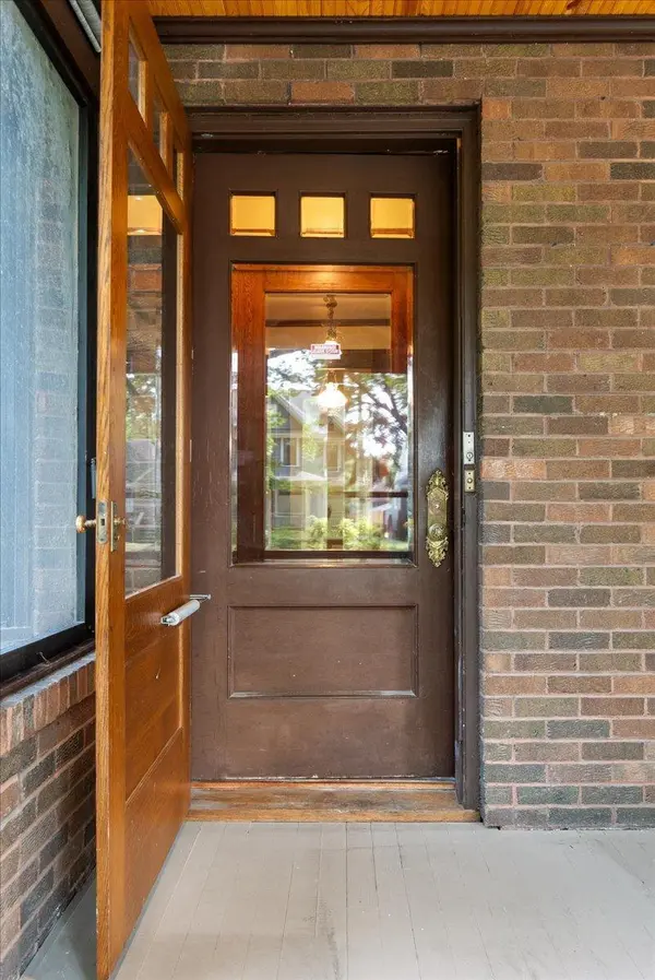 887 Ashland AVE, Saint Paul, MN 55104