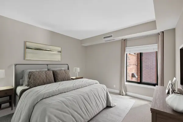 1235 Yale PL #101, Minneapolis, MN 55403