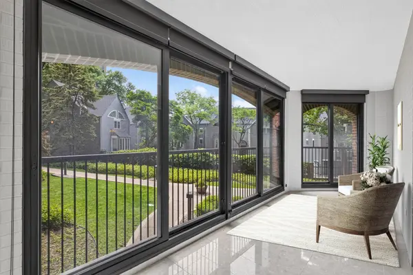 1235 Yale PL #101, Minneapolis, MN 55403