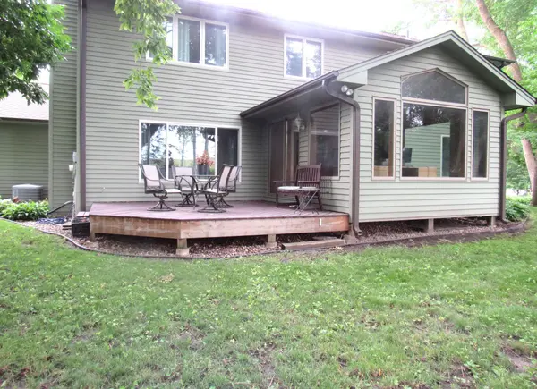 1020 Lake Lucy RD, Chanhassen, MN 55317