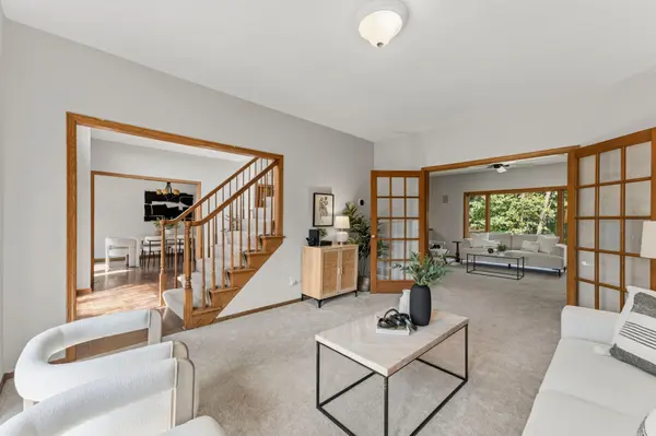339 Oak Ridge DR, Vadnais Heights, MN 55127
