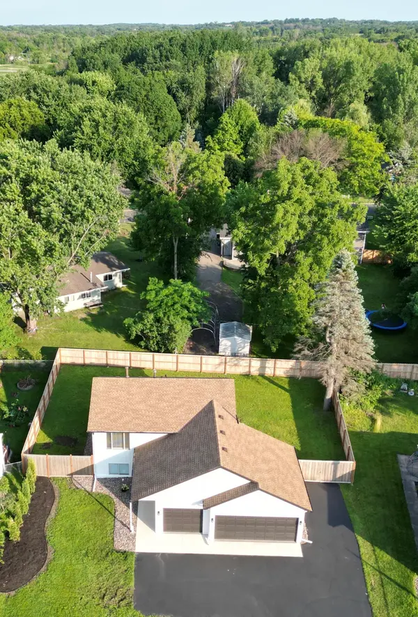 2011 Lake View DR, Prior Lake, MN 55352
