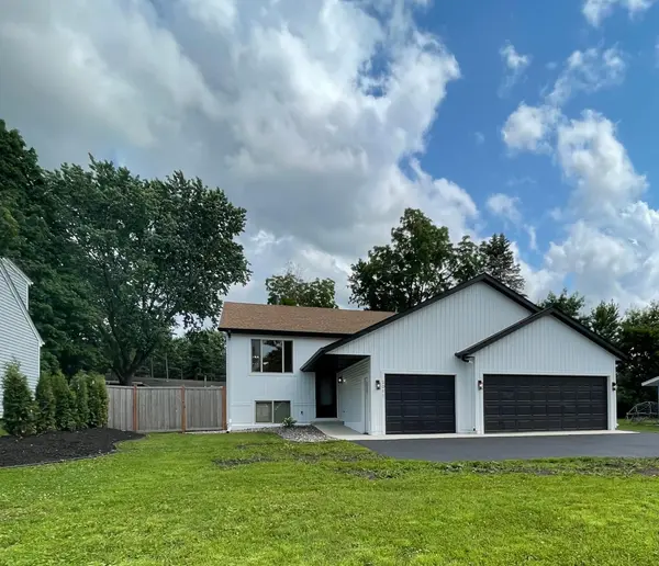 2011 Lake View DR, Prior Lake, MN 55352