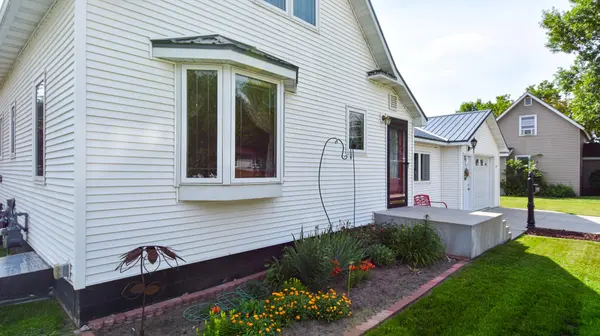 516 Saint Paul AVE S, Thief River Falls, MN 56701