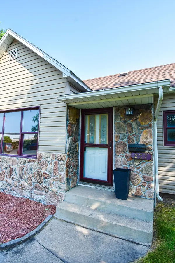 237 E Nelson AVE, Warren, MN 56762