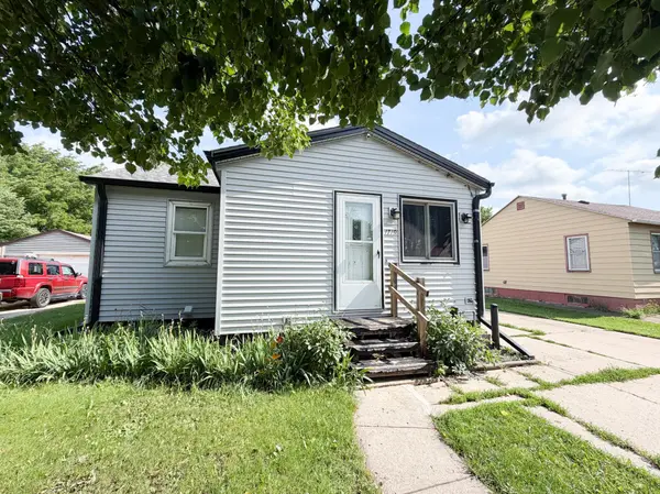 1719 Dover ST, Worthington, MN 56187