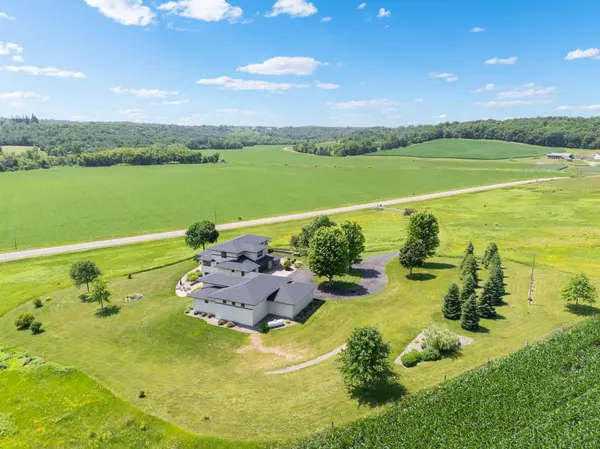 15157 County 11 BLVD, Pine Island, MN 55963