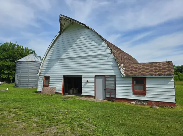 10466 County Highway 18, Ulen, MN 56585
