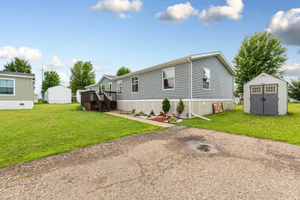 2147 Celtic CT, North Mankato, MN 56003